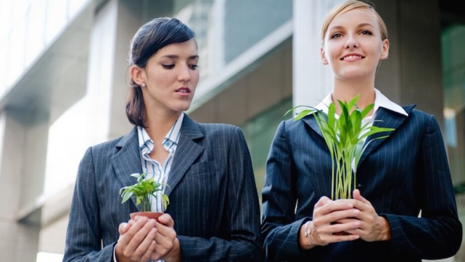 Feel insecure around certain people? Learn why it happens and how to regain confidence instead of insecurity. Get expert help with confidence coaching at Overwhelm No More.