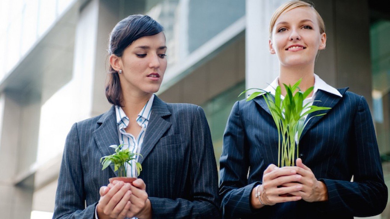 Why You Feel Insecure Around Certain People (and What to Do To Feel Better)